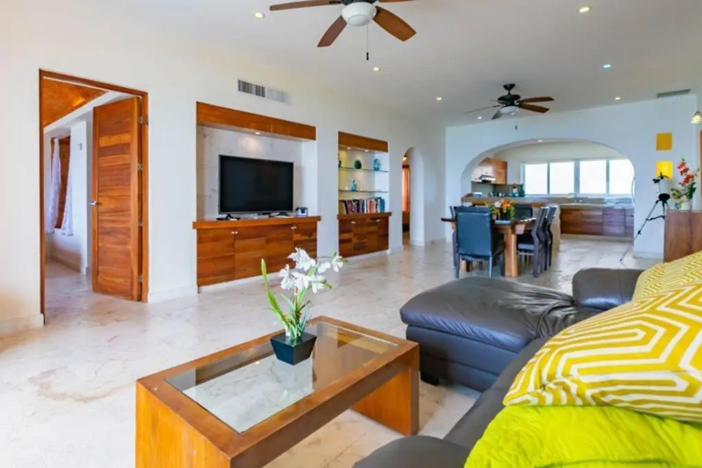 Sea-Front Villa, Isla Mujeres! Stunning Sea Views! 0*,