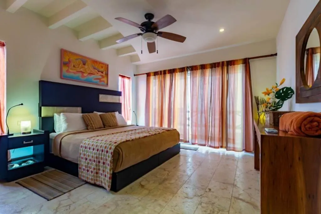 Sea-Front Villa, Isla Mujeres! Stunning Sea Views!