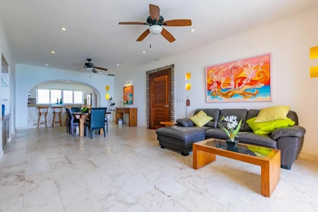 Sea-Front Villa, Isla Mujeres! Stunning Sea Views! شقة
