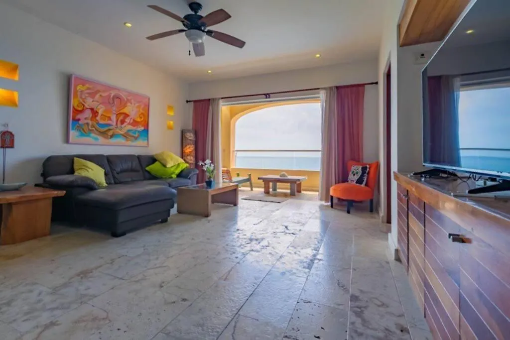 Sea-Front Villa, Isla Mujeres! Stunning Sea Views!
