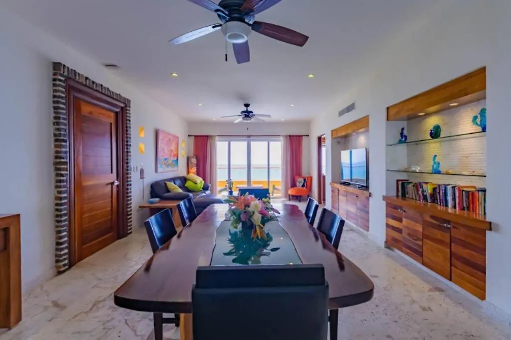 Sea-Front Villa, Isla Mujeres! Stunning Sea Views! المكسيك