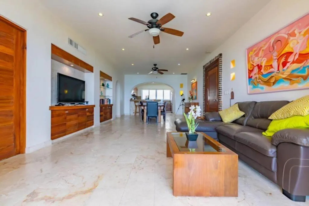 Sea-Front Villa, Isla Mujeres! Stunning Sea Views! شقة