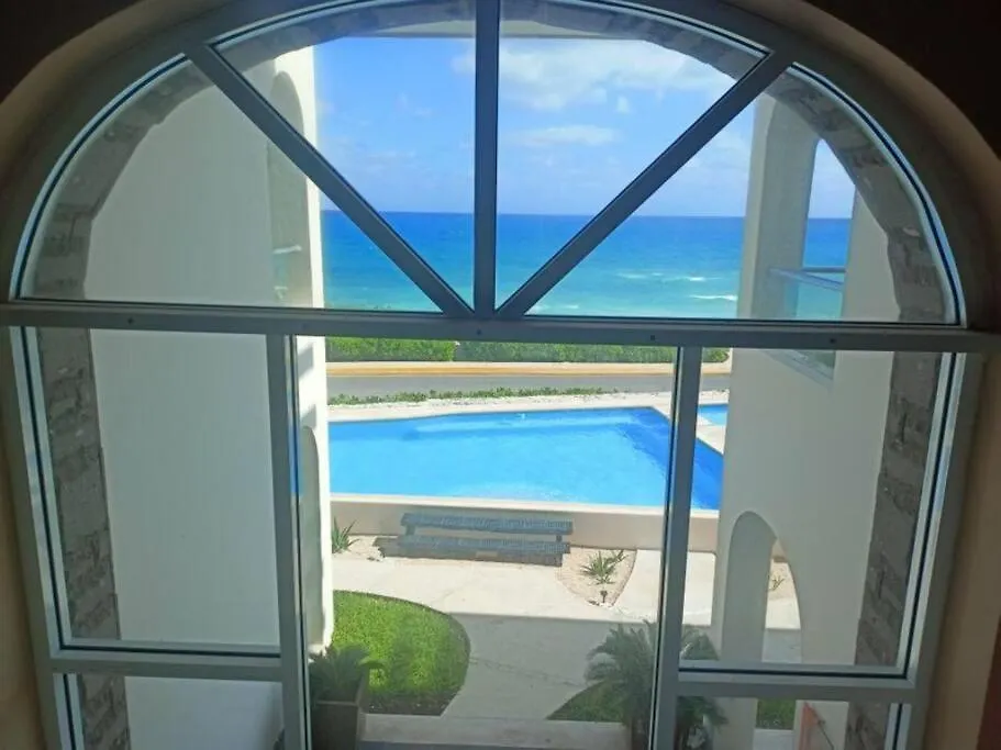 Sea-Front Villa, Isla Mujeres! Stunning Sea Views!